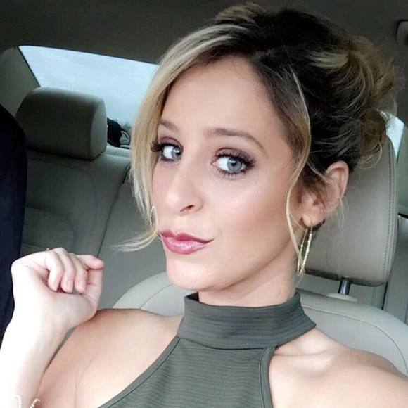 Meet your Posher, Jackie - Picture 1 of 1